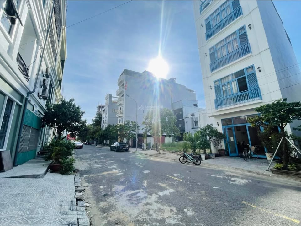 Đất nền 280m² mặt tiền đường Nguyễn Tất Thành - Gần biển, giá 20 tỷ