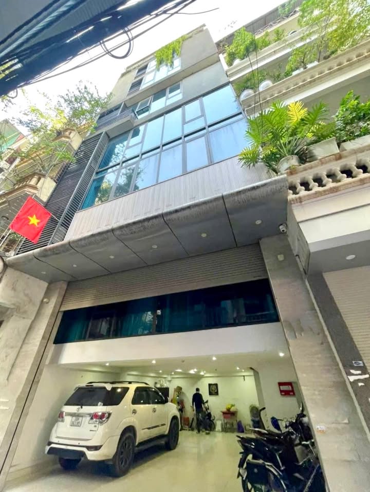 Nhà phố Thái Hà 75m² giá 40 tỷ - Kinh doanh đỉnh cao, ô tô tránh nhau!