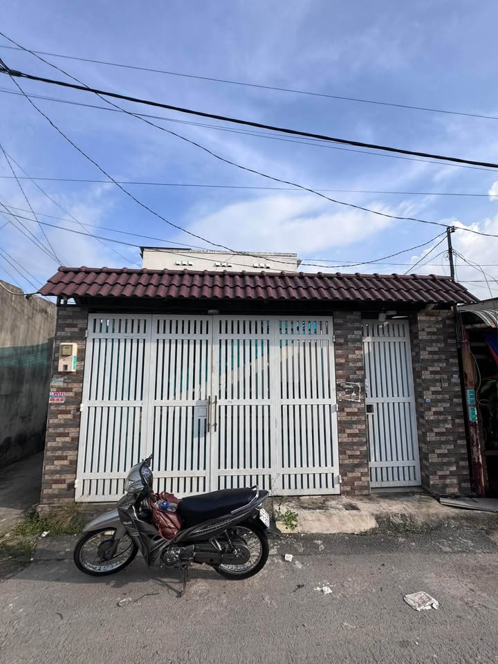 Nhà 2 mặt tiền 200m² tại Bà Điểm, Hóc Môn - Giá 7.2 tỷ, Kinh doanh tuyệt vời!