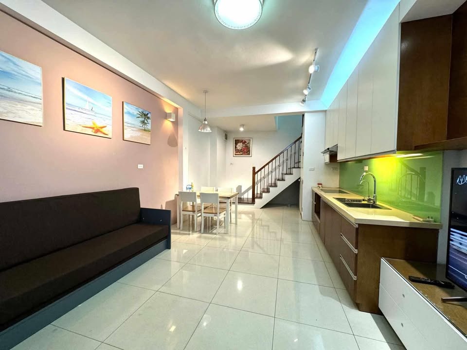 Nhà phố Bồ Đề Long Biên 32m² giá thỏa thuận - Sẵn sàng giao dịch ngay!