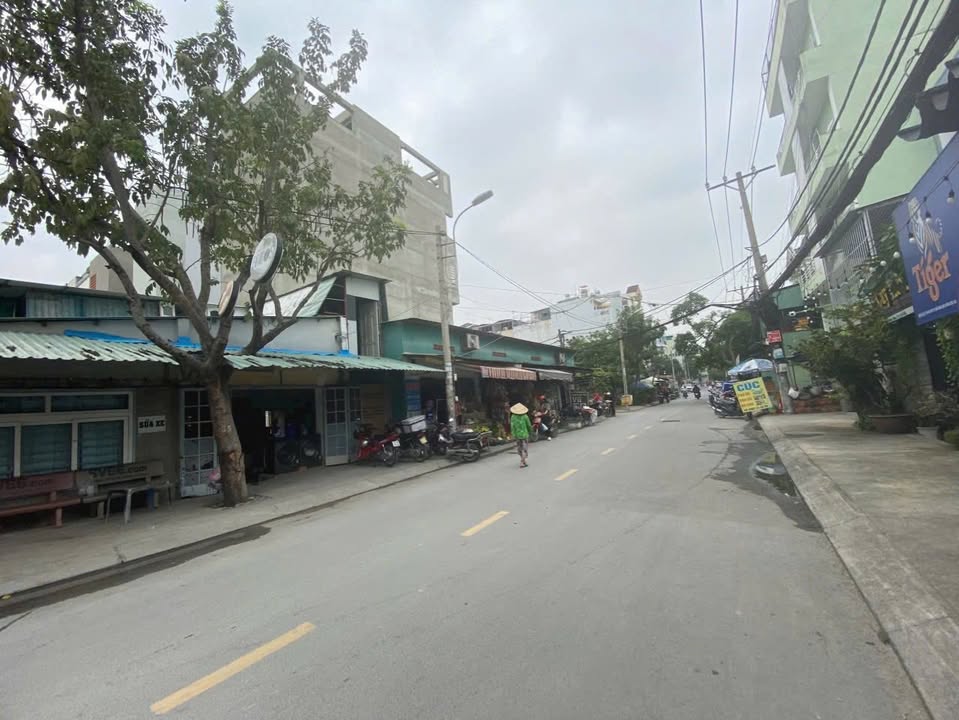 FrontHouse Hẻm 496 Dương Quảng Hàm 650m² giá 96 tỷ - Cơ hội đầu tư hấp dẫn!