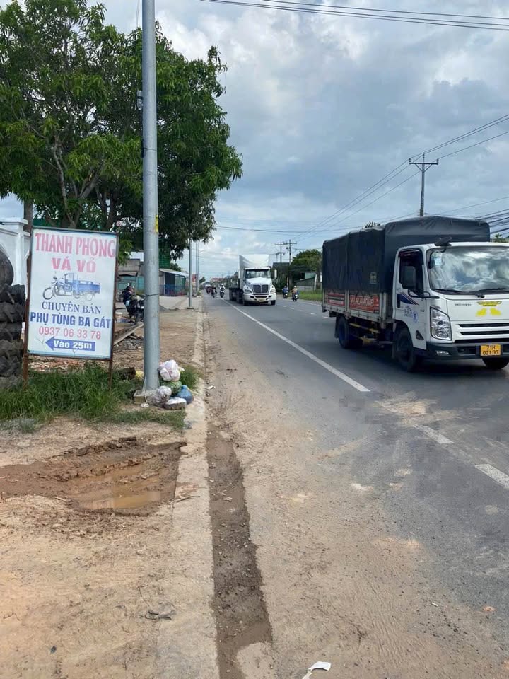 Đất mặt tiền tỉnh lộ 825, Thị trấn Hậu Nghĩa, 215m² - Đầu tư sinh lời ngay!