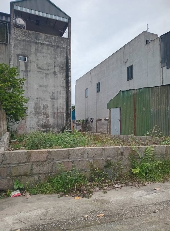 Đất thổ cư Xuân Thủy 61m² giá chỉ 2 tỷ - Vị trí đắc địa gần QL21!