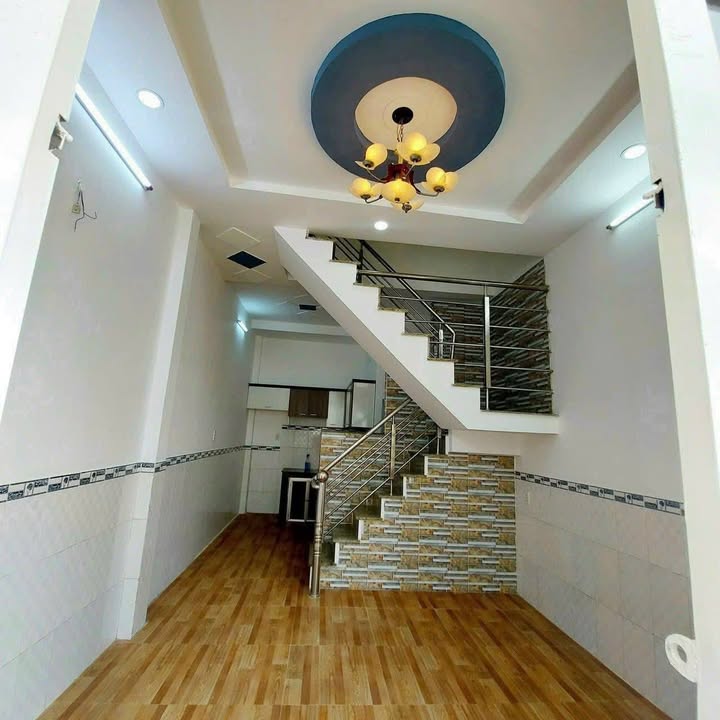 Nhà riêng Thới Tam Thôn, Hóc Môn 28m² giá 1.37 tỷ - Vị trí đẹp, gần chợ Gà