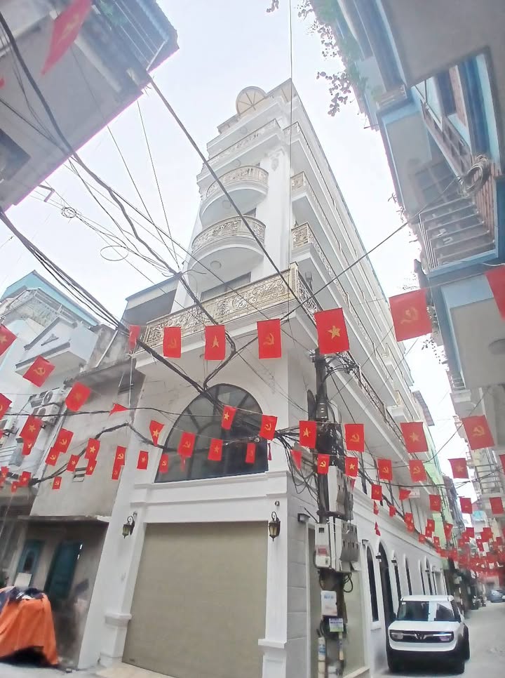 Nhà phố Sài Đồng 45m² giá 1.x tỷ - Ô tô vào tận nhà, thiết kế hiện đại!