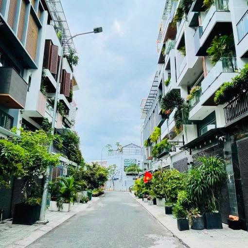 Nhà đẹp phố Nguyễn Tư Giản, Gò Vấp 59m² giá 10.8 tỷ - Pháp lý sổ hồng riêng!