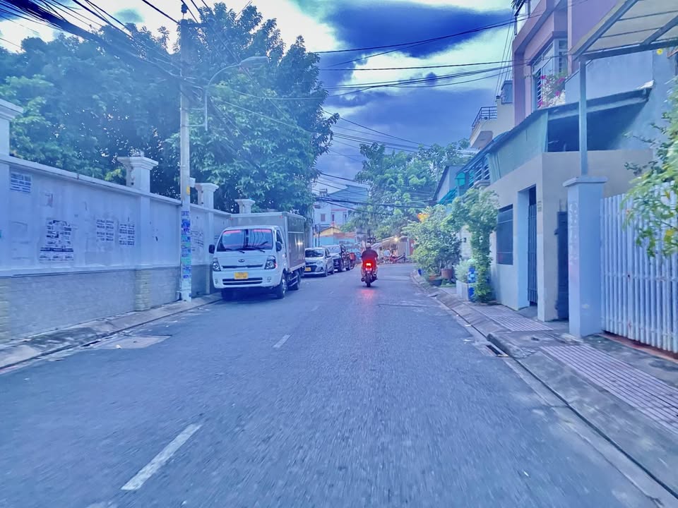 Nhà riêng tại Đường 182 Lã Xuân Oai, Thủ Đức 48m² giá 3.4 tỷ - Sẵn sàng ở ngay!