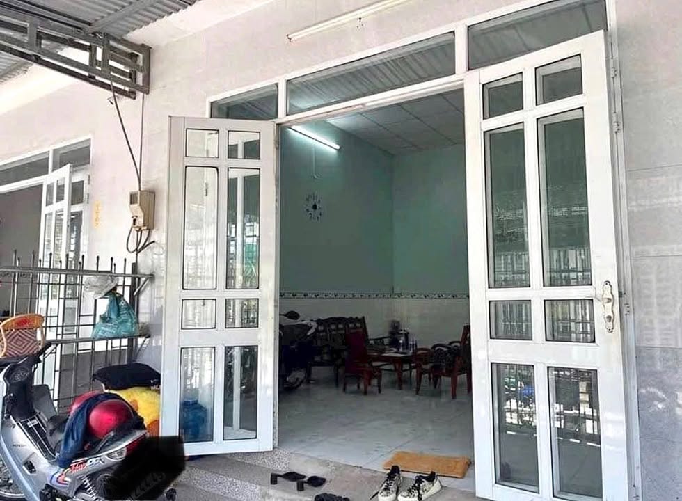 Nhà cấp 4 đường Nguyễn Bỉnh Khuôl, Bạc Liêu - 100m² giá 1.1 tỷ - Hướng Tây, đầy đủ tiện nghi!