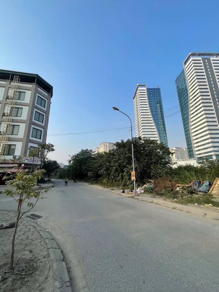 Đất phân lô vỉa hè khu C Yên Nghĩa 50m² giá 12.7 tỷ - Lô đầu đốc hiếm có!