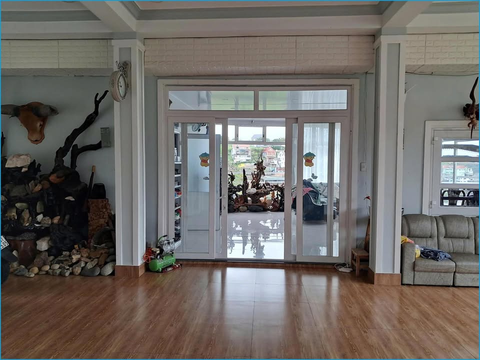 Cho thuê villa đường Khe Sanh P10 Đà Lạt 100m² - Nội thất cao cấp, sân đậu ô tô chỉ 25 triệu