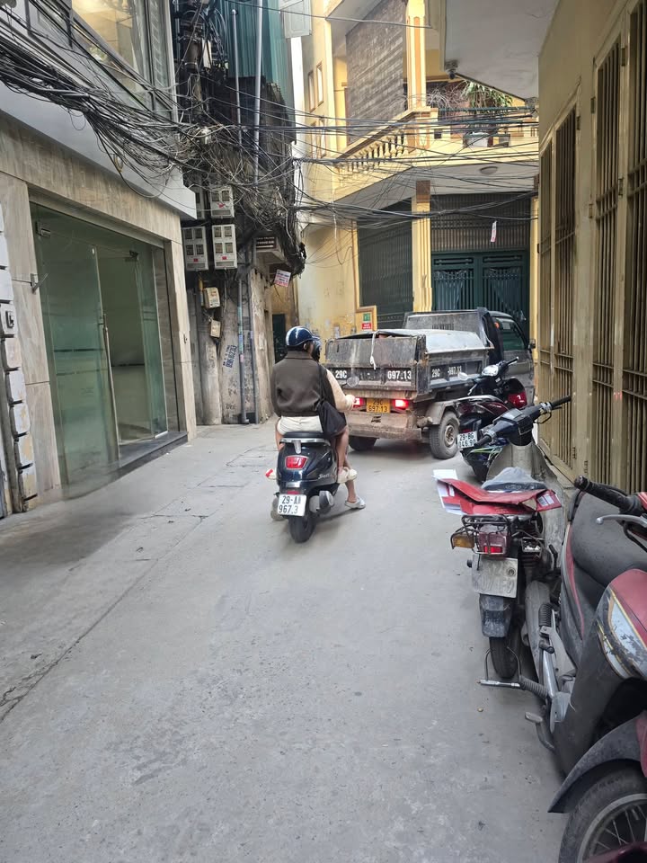 Nhà phố Kim Mã, Ba Đình 36m² giá 8.8 tỷ - Thiết kế hiện đại, thang máy xịn!