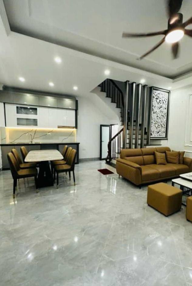 Nhà 5 tầng Kiến Hưng 33m² giá 8 tỷ - Ô tô vào tận nơi, kinh doanh đỉnh!