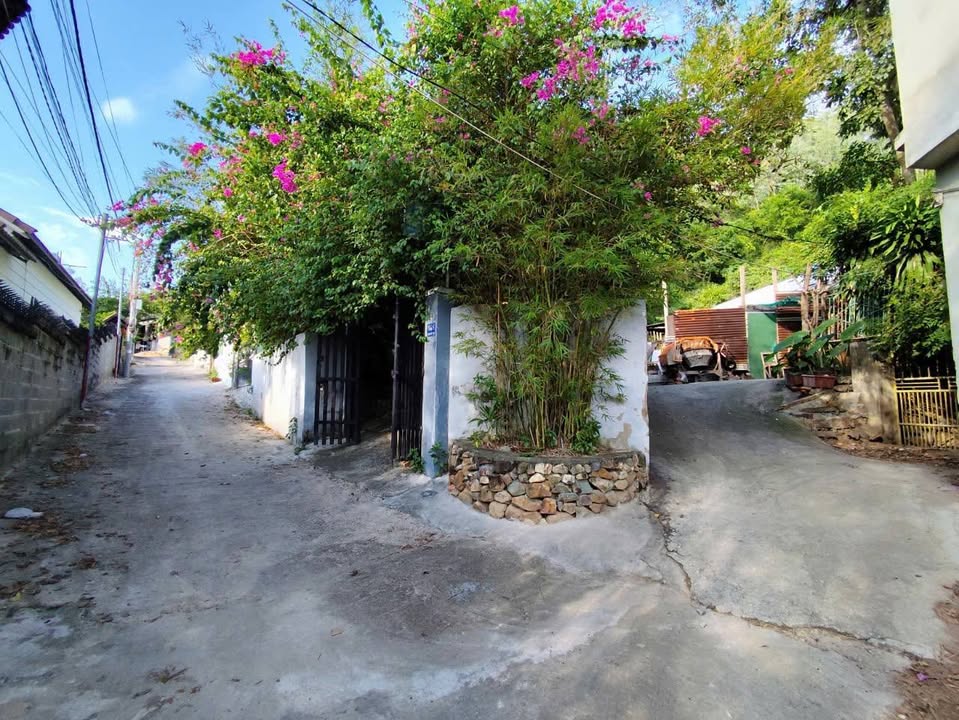 Đất nền Vĩnh Hoà Nha Trang 85.6m² giá 2.58 tỷ - Gần biển, thuận tiện di chuyển!