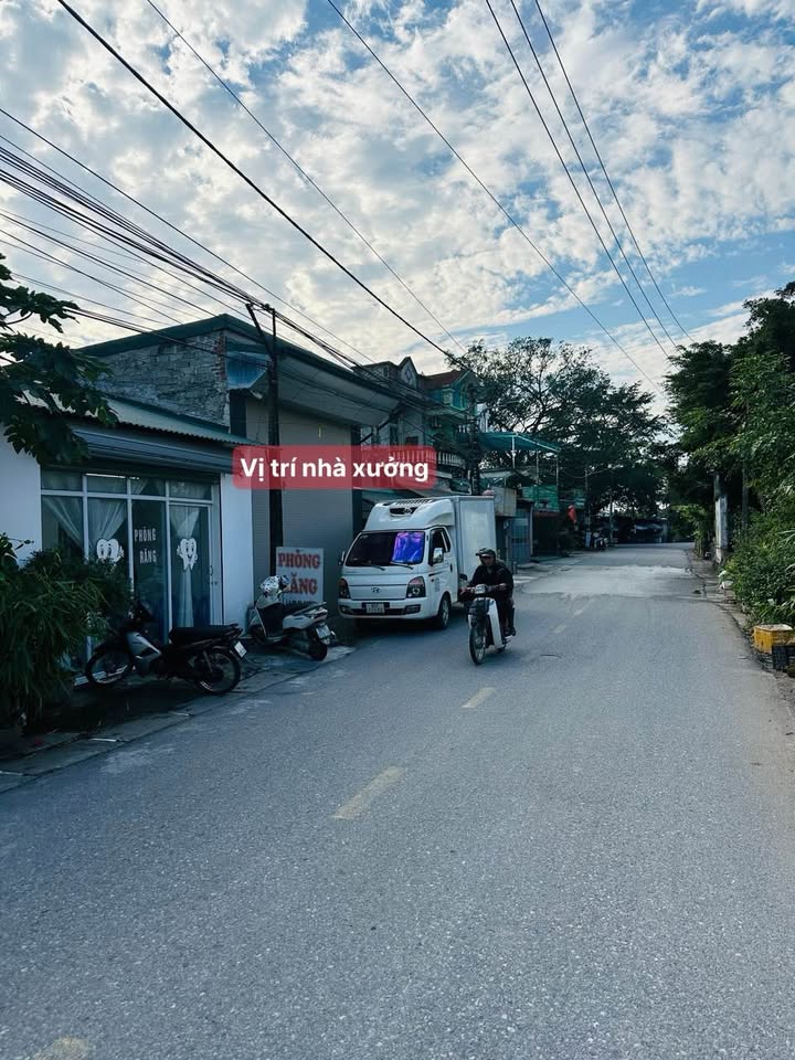 Warehouse Phù Vân 100m² giá 3.3 tỷ - Đường ô tô tránh nhau, sẵn nhà xưởng!