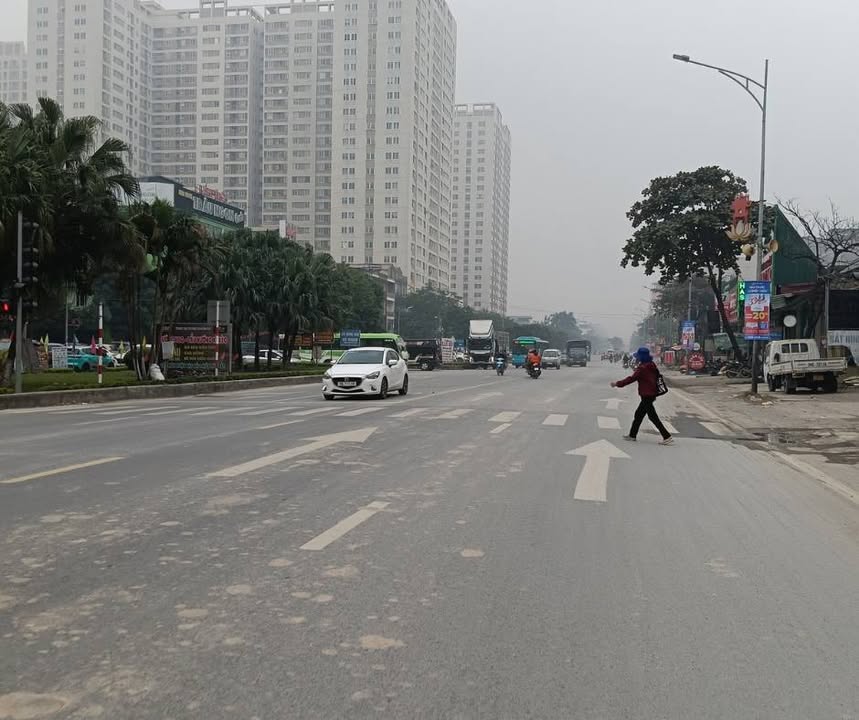 Nhà 5 tầng lô góc Trạm Trôi 41m² giá 6.5 tỷ - Thiết kế hiện đại, đầy đủ tiện ích!