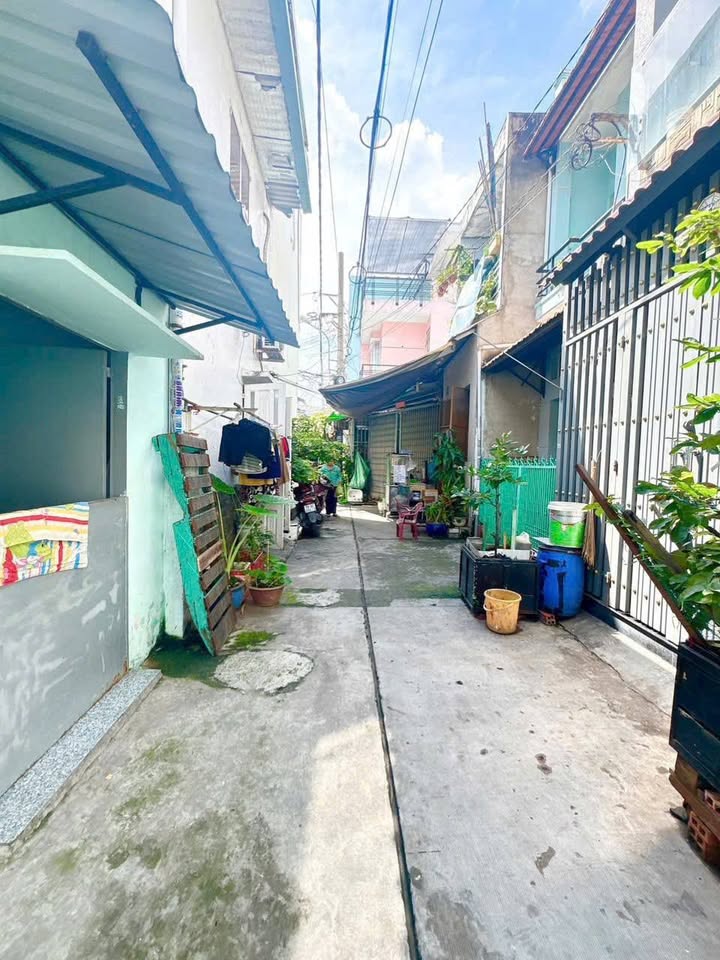 Nhà nhỏ Bình Tân 21m² giá 2.75 tỷ - Sổ hồng chính chủ, vào ở ngay!