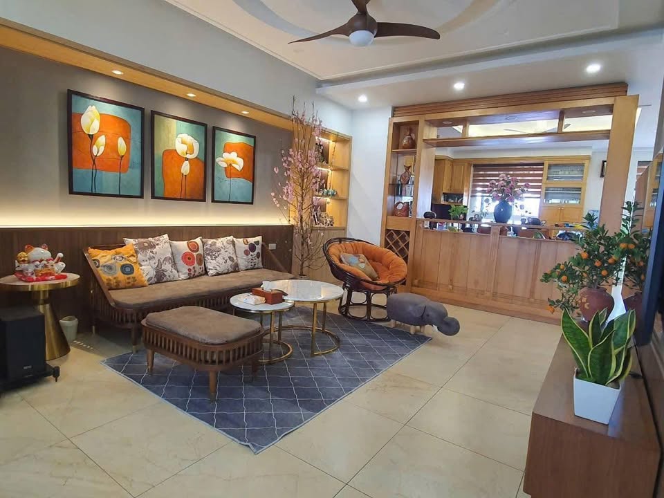 Căn hộ Tập thể quân đội Nghĩa Tân 45m² giá 6 tỷ - Thiết kế hiện đại, sẵn sàng ở ngay!