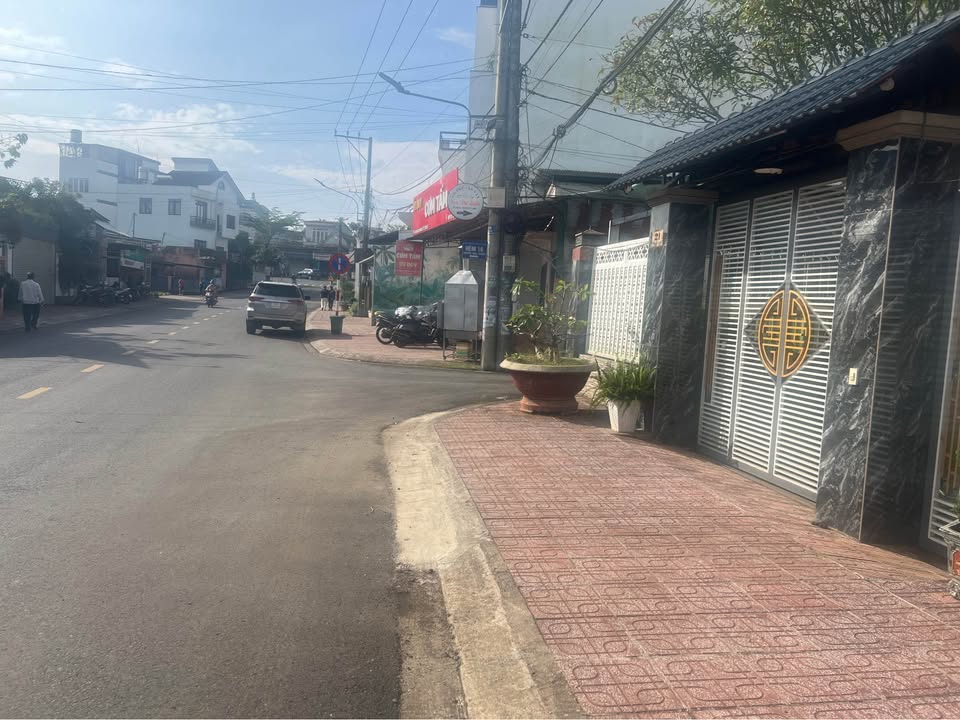 Bán nhà mặt tiền đường Nguyễn Bỉnh Khiêm, Bảo Lộc 260m² - Giá chỉ 10.95 tỷ!