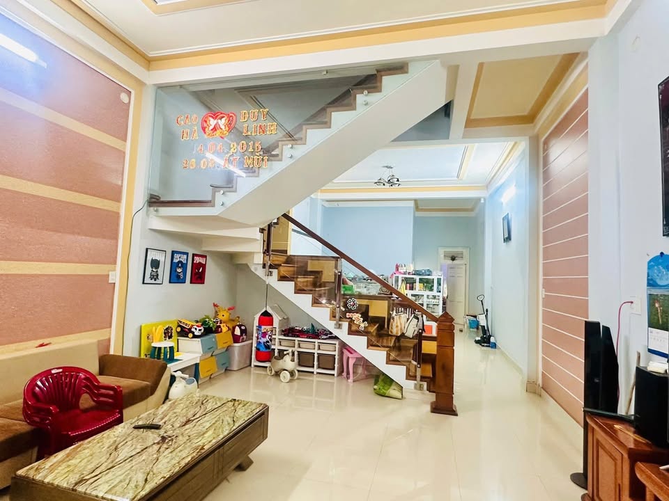 Nhà mặt tiền Bùi Thị Xuân, Bảo Lộc 150m² giá 5.9 tỷ - Đầu tư sinh lời ngay!