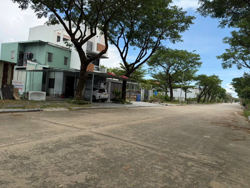 Đất nền Golden Hills 250m² giá 8.3 tỷ - Tiềm năng tăng giá vượt trội!