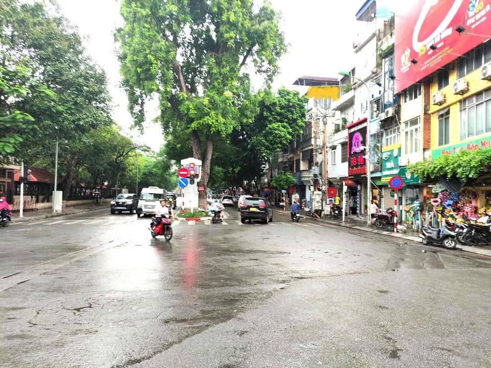 Nhà phố Ba Đình 73m² giá 30 tỷ - Đầu tư sinh lời ngay lập tức!