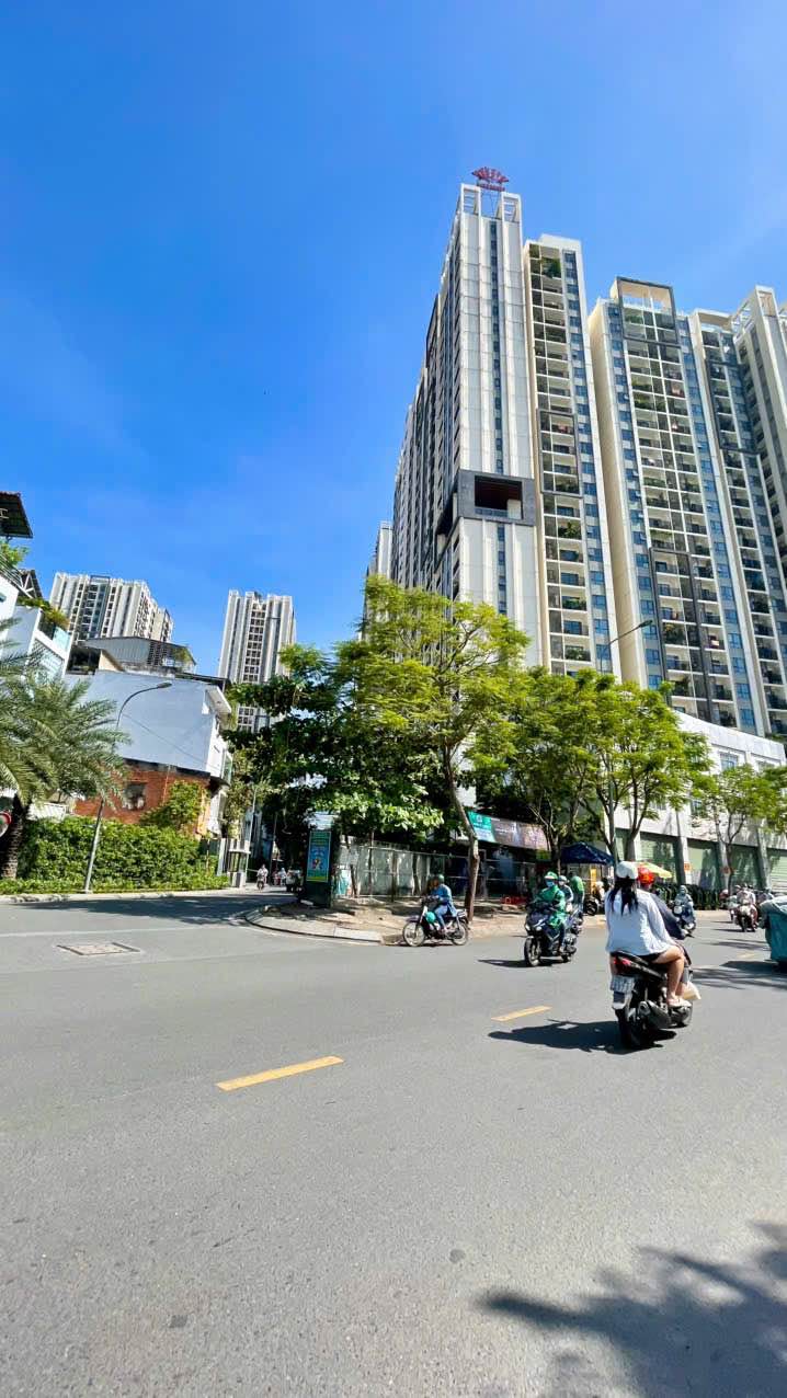 FrontHouse mặt tiền Cao Thắng Quận 10, DTSD 540m² chỉ 45 tỷ - Kinh doanh sầm uất!