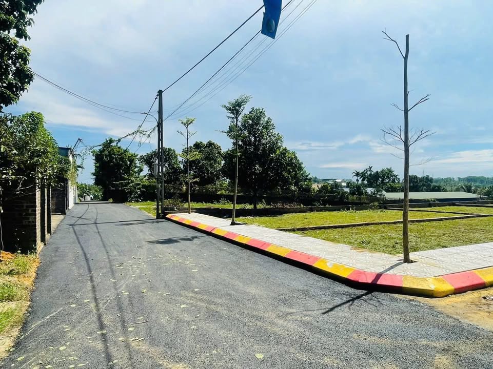 Đất thổ cư Phú Cát 100m² - Sổ hồng chính chủ, giá tốt thỏa thuận!