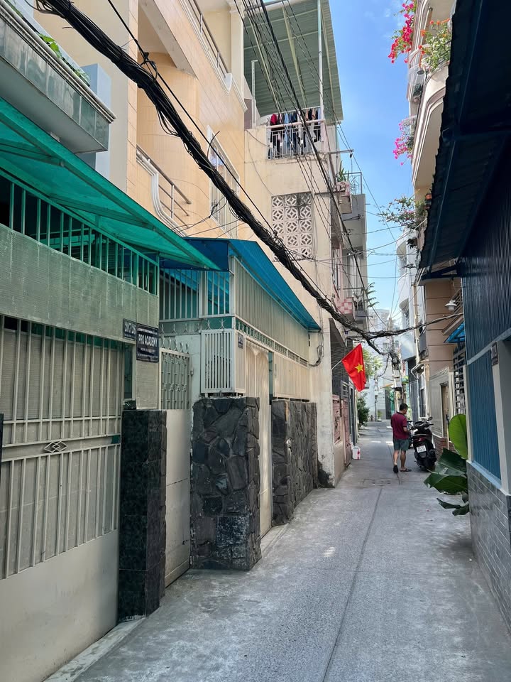 Nhà cho thuê hẻm 4m Trần Bình Trọng, phường 3, quận 5 - Giá chỉ 10.5 triệu/tháng!