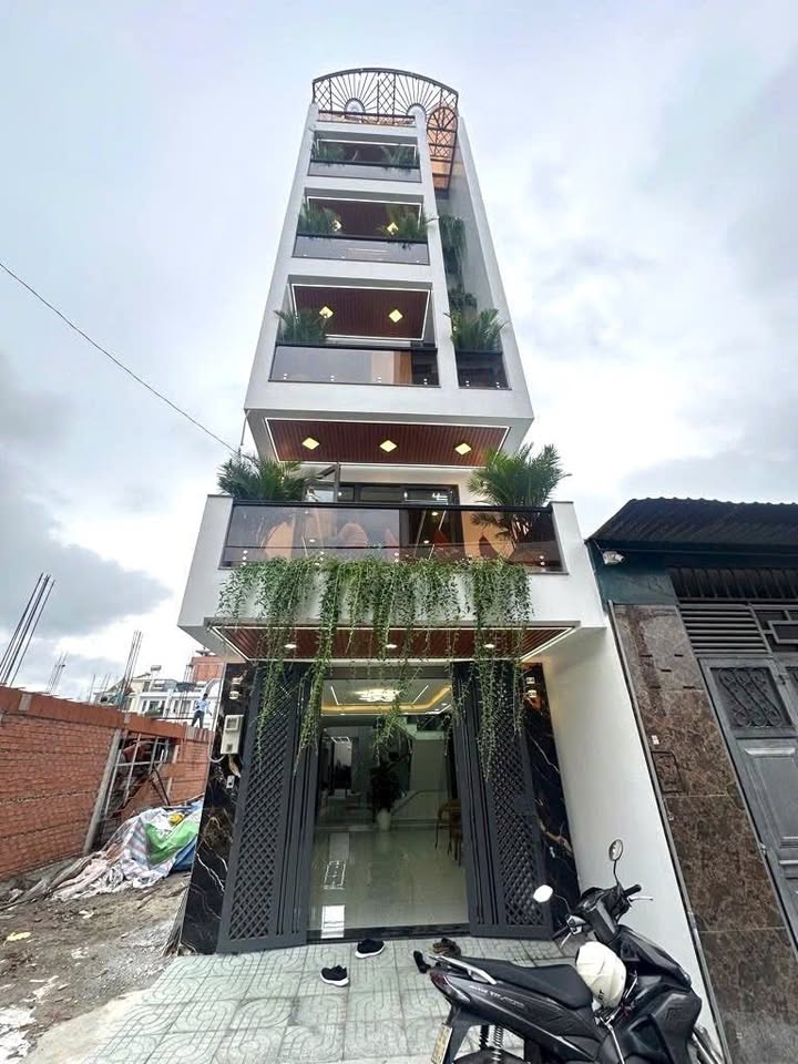 Nhà 5 tầng Tân Chánh Hiệp 18, 98m² giá 8.3 tỷ - Đẳng cấp sống đỉnh cao!