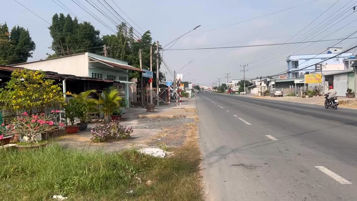 Đất thổ cư thị trấn Vĩnh Bình 438m² giá 3.9 tỷ - Sổ đỏ chính chủ, sang tên ngay!