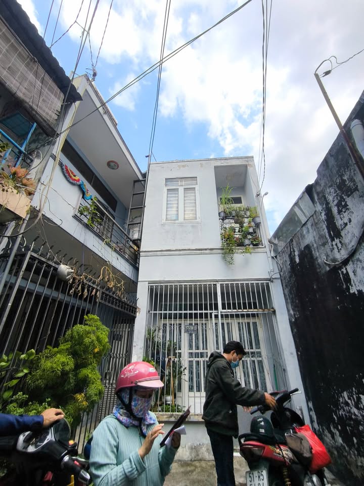 Căn hộ VinCom Gò Vấp 30m² giá 3.4 tỷ - Không quy hoạch, sổ hồng đẹp!