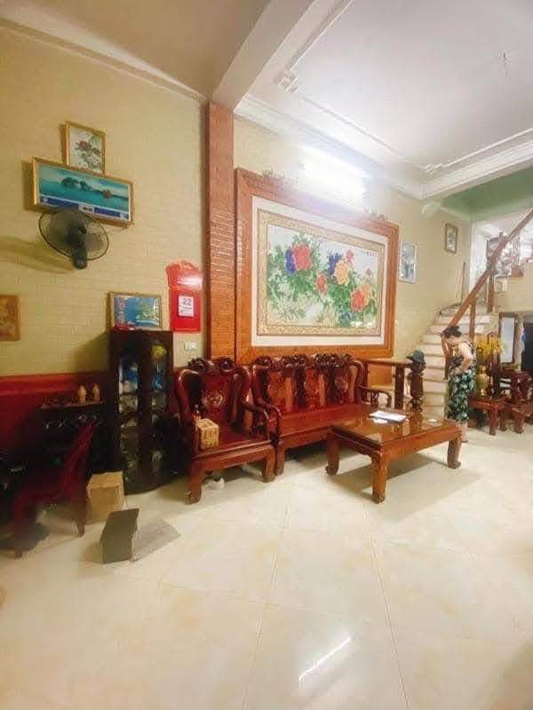 Bán nhà phân lô quân đội ngõ 105 Xuân La 43m² giá 18.9 tỷ - Tiện ích đầy đủ, dân trí cao!