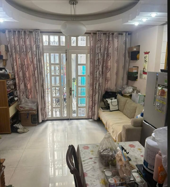 Nhà 5 tầng CMT8, Q10 - Diện tích 29m² - Sổ đỏ chính chủ, giá 4 tỷ!