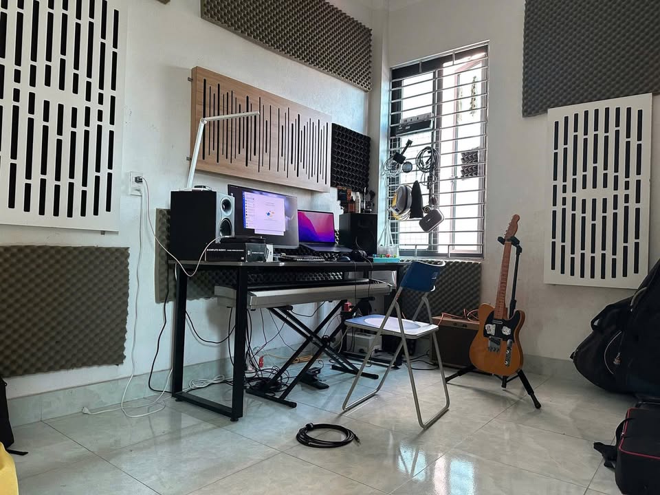 Nhà 3 tầng lô góc 42m² giá 5 tỷ - Gần cầu Nhật Tân, Đông Anh!