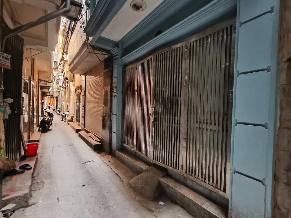 Nhà phố Tân Mai, Hoàng Mai 27m² giá 7.95 tỷ - Mặt ngõ thông, kinh doanh thuận lợi!