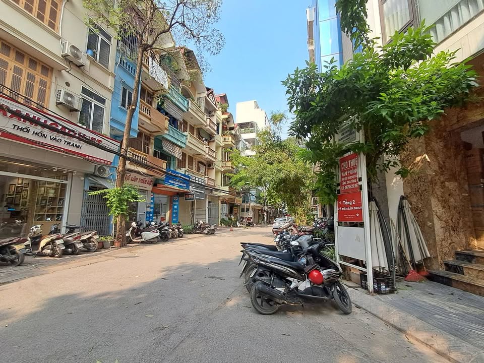 Tòa nhà mặt tiền Nguyễn Khánh Toàn 112m² giá thỏa thuận - Kinh doanh đỉnh cao!