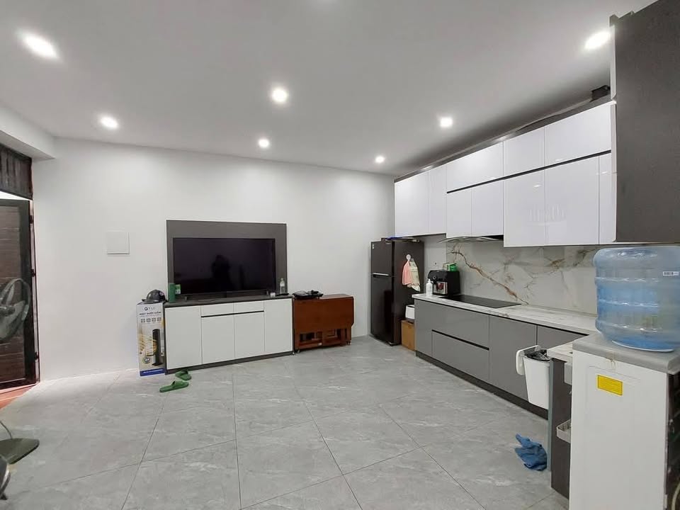 Nhà bán Nghi Tàm, Yên Phụ, Tây Hồ 32m² - Vị trí đắc địa, nhiều tiện ích!