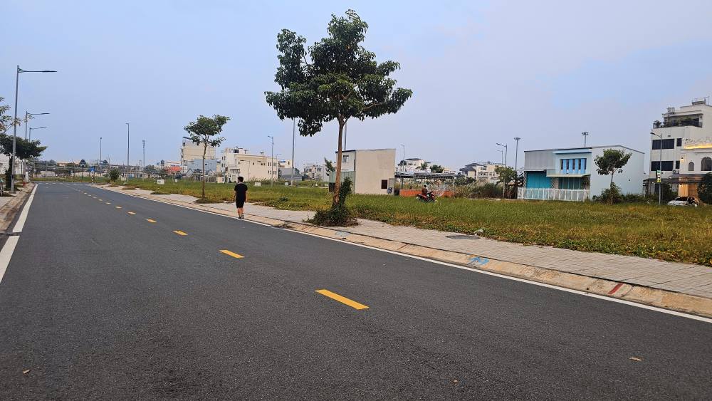 Đất nền Golden City Long Xuyên 100m² giá 2.4 tỷ - Gần bệnh viện và trường học!