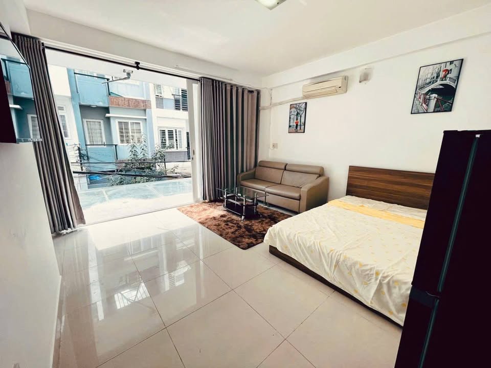 Phòng ban công siêu to tại Tân Bình 30m² giá 7 triệu - Full nội thất sang trọng!