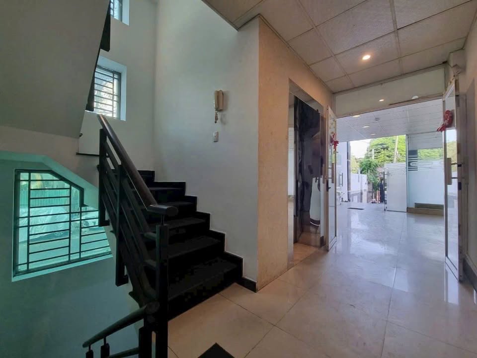 Nhà cho thuê ngay trung tâm quận 10, 210m², giá 120 triệu - Địa điểm hoàn hảo cho kinh doanh!