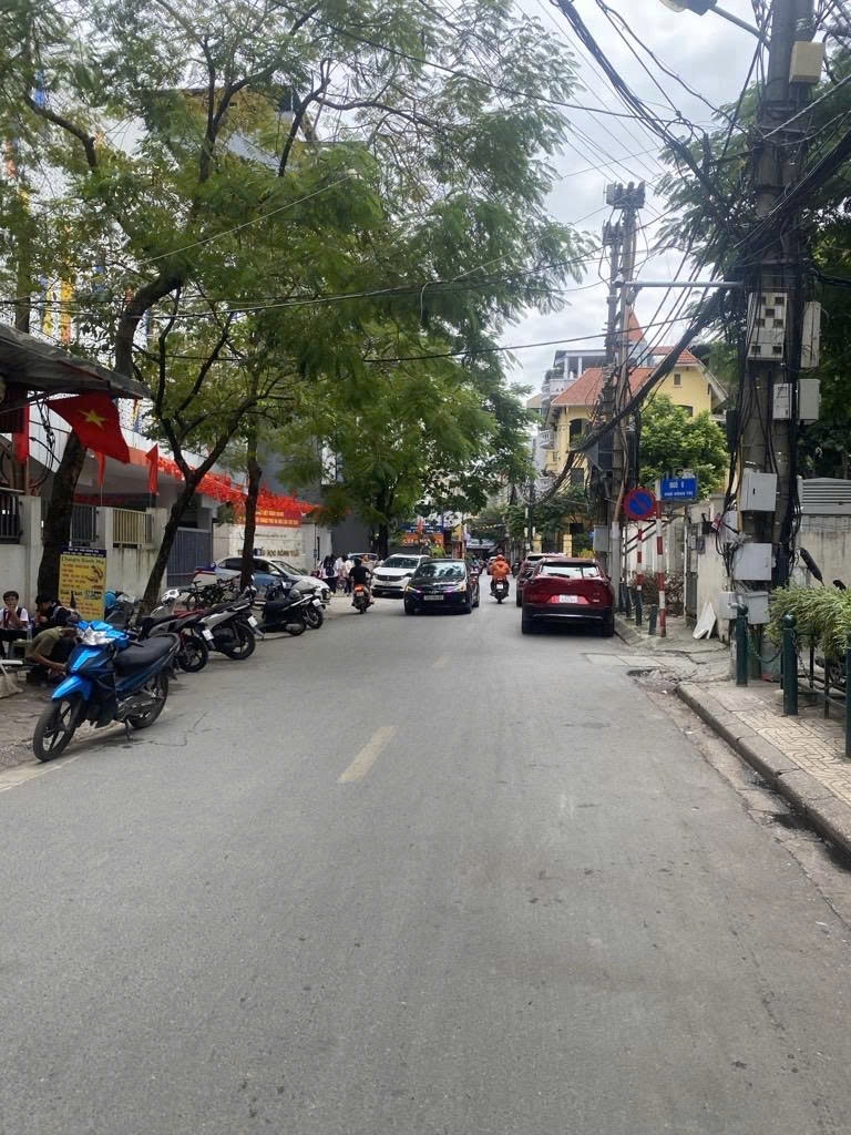 Nhà xây mới khu Võng Thị Tây Hồ 22m² giá 7.9 tỷ - Kiến trúc hiện đại, sổ đỏ chính chủ!