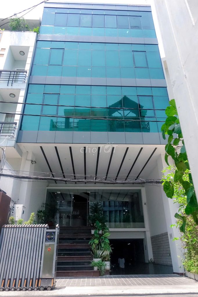 Cho thuê nhà nguyên căn mặt tiền đường Cộng Hòa, Quận Tân Bình, 650m² - Phù hợp văn phòng, thẩm mỹ viện