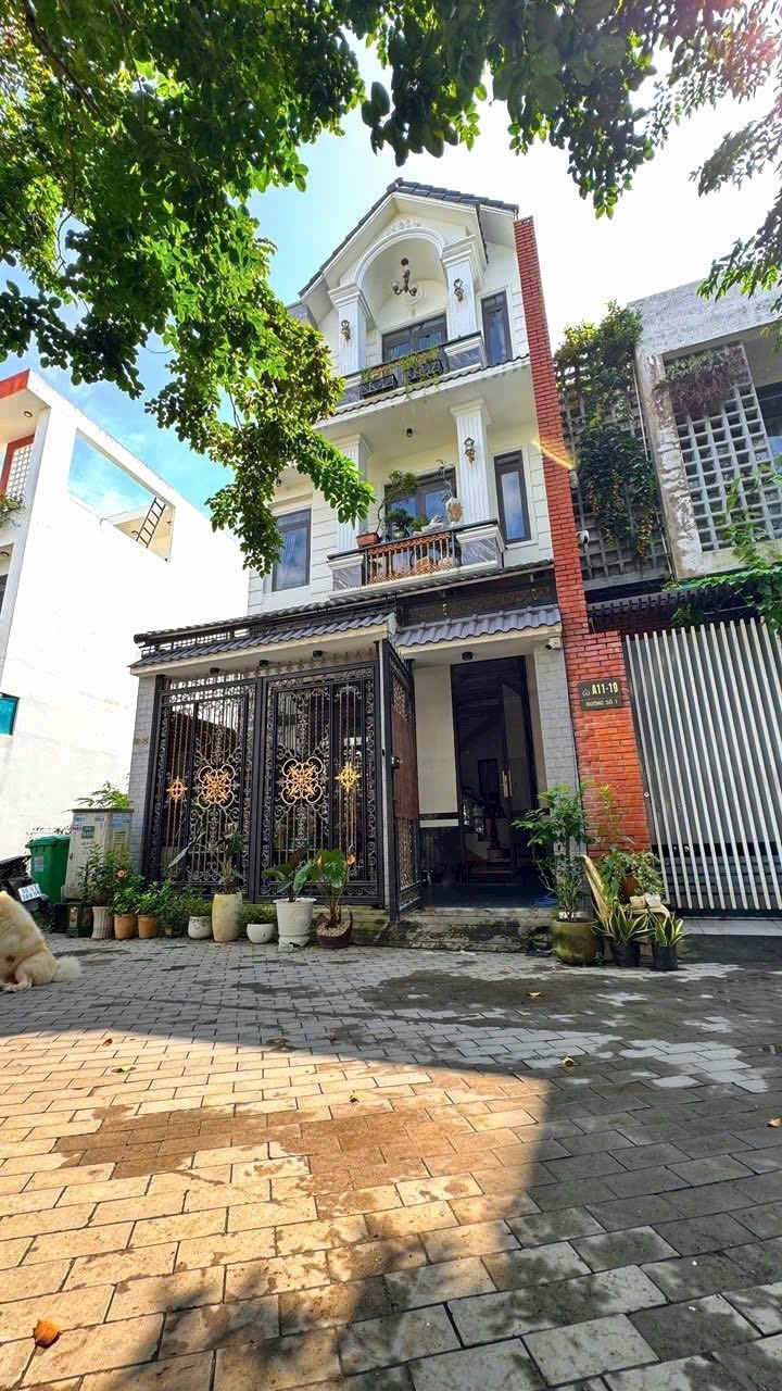 Bán nhà 1 trệt 2 lầu view công viên khu Nam Long 2, Cần Thơ 83m² chỉ 5.3 tỷ - Giảm ngay 500 triệu!