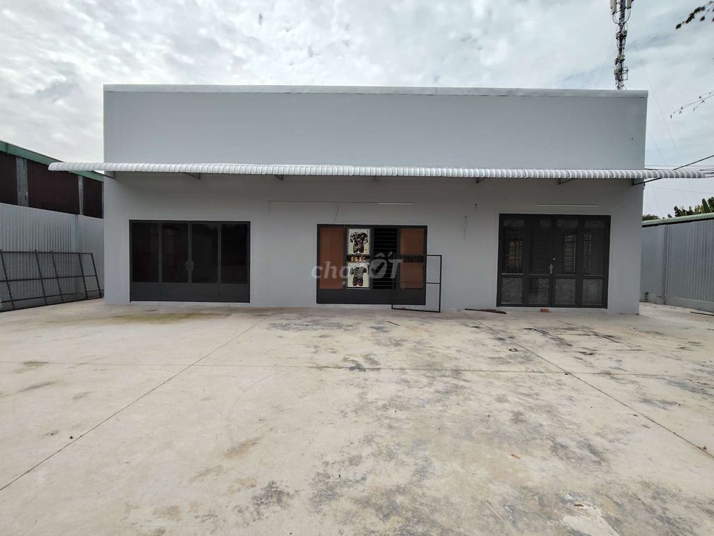 Cho thuê kho 150-200m² tại Phường Linh Đông, Thủ Đức - Mặt bằng rộng rãi, xe tải vào thoải mái!