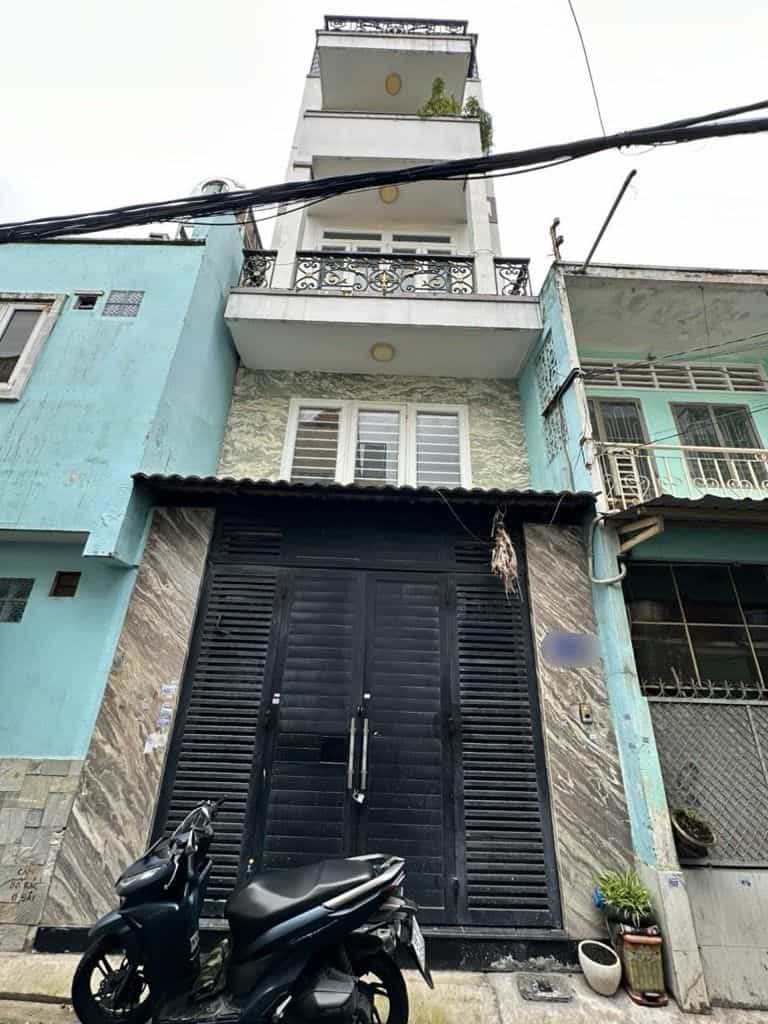 Nhà riêng Tân Sơn Nhì, Quận Tân Phú 28m² giá 5 tỷ - Tiện ích bủa vây, xem nhà miễn phí!