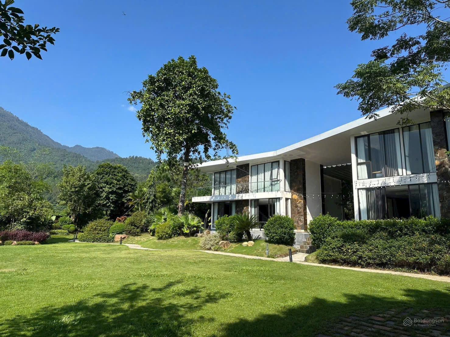 Lô đất 100m² tại Hoà Lạc giá 2,5 tỷ - Cần bán gấp, sổ đỏ chính chủ!