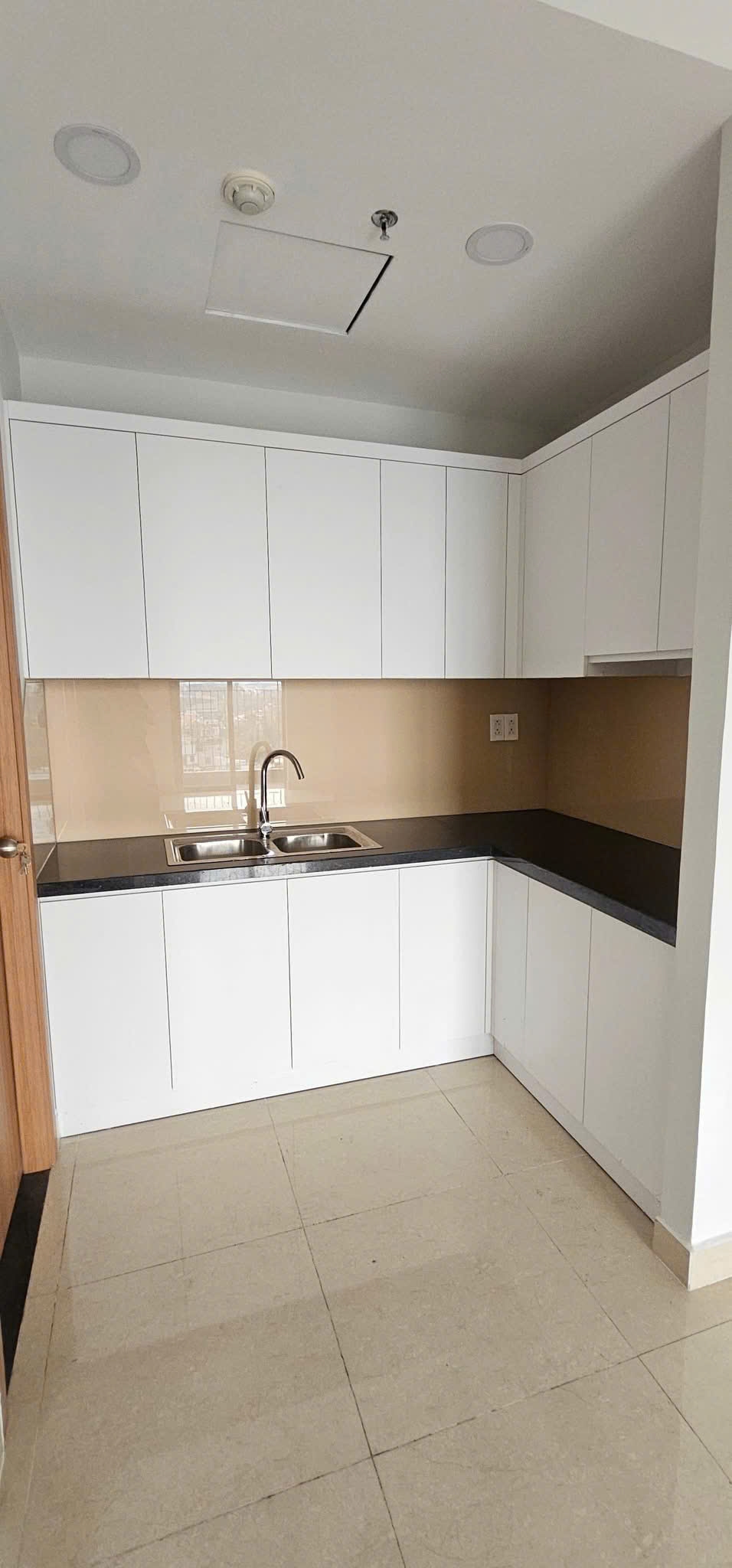 Căn hộ 2PN 2WC Dĩ An 60m² giá 6.5 triệu - Full nội thất cao cấp ngay trung tâm thương mại!