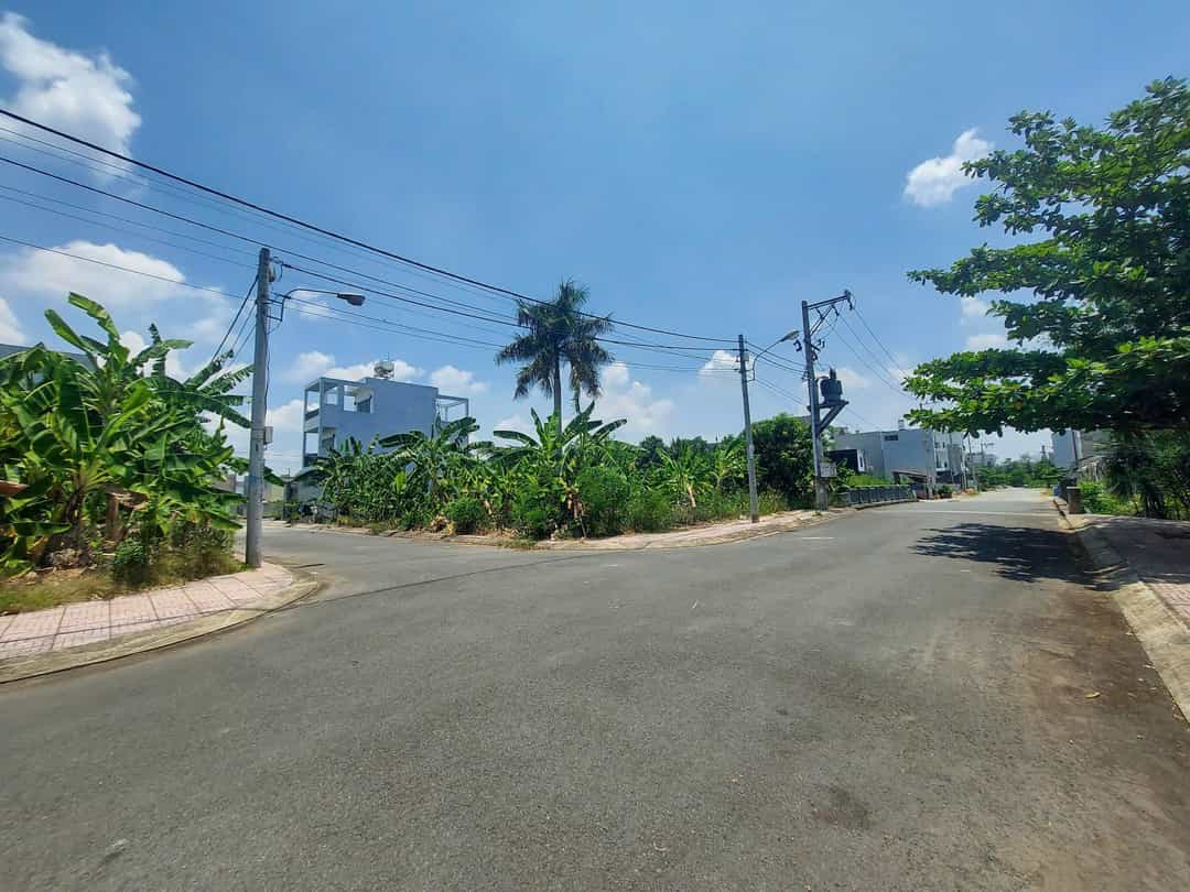 Bán đất lô góc 2 mặt tiền 82m² đường xe hơi 13m tại Long Phước - Đầu tư sinh lời!