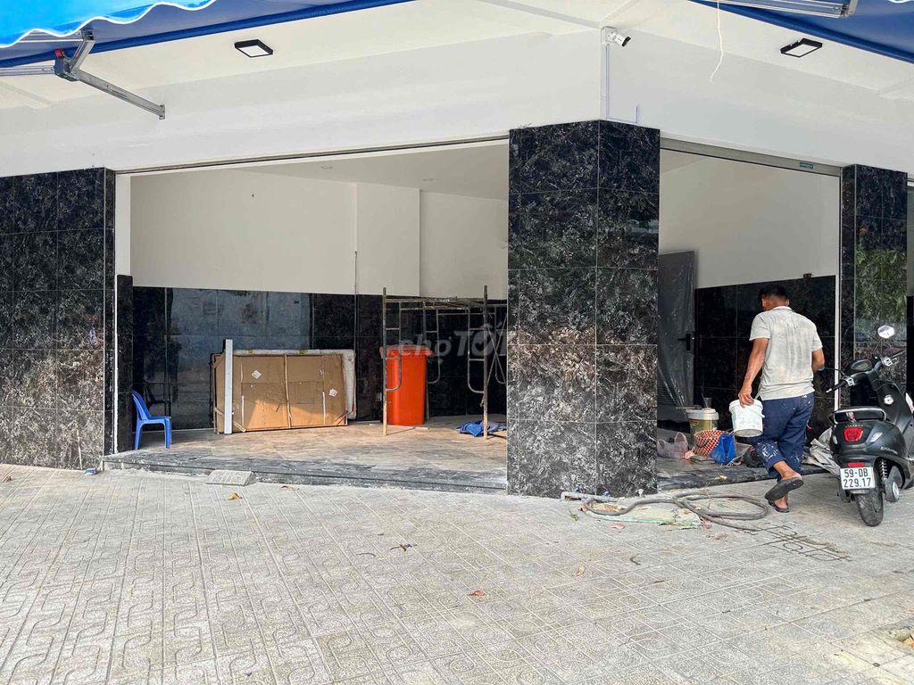 Mặt bằng góc 2 mặt tiền đường Lý Thánh Tông, 35m² giá 10 triệu - Vị trí đắc địa cho kinh doanh!