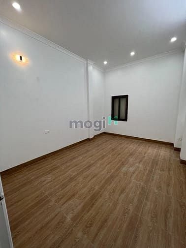 Nhà Đội Cấn 37m² giá 11.8 tỷ - Lô góc, thang máy, sẵn sàng vào ở!